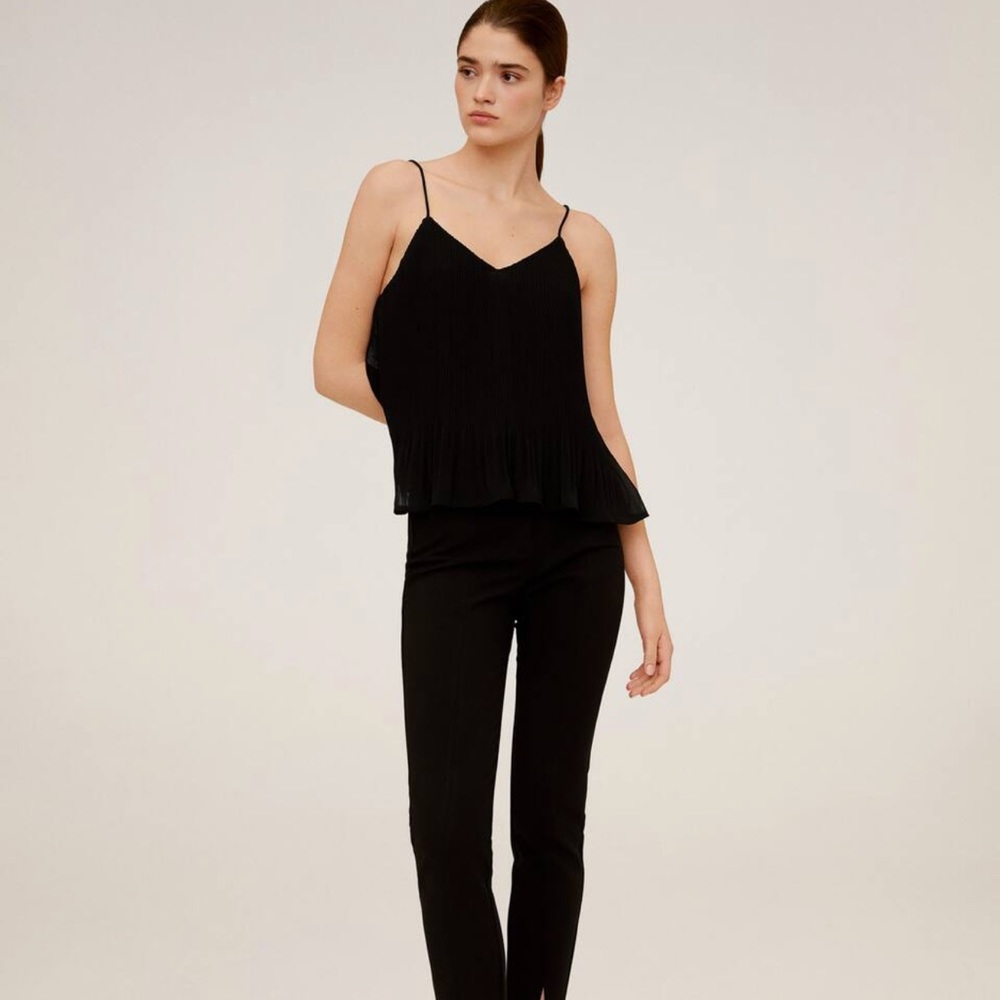 MNG Ruffle Pleated Top - Picture 2 of 7